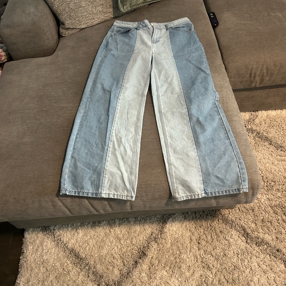 Chic Two-Tone Wide Leg Jeans